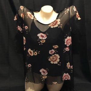 🌺Cute sheer floral top 🌺